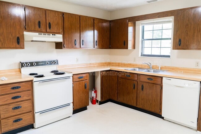 Photo - 1828 Lively Rd