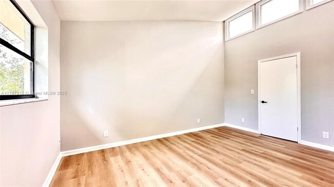 Photo - 1455 Holly Heights Dr