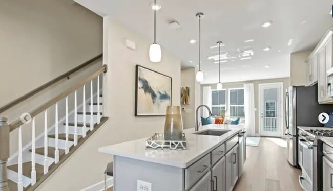 Photo - 6014 Beake St