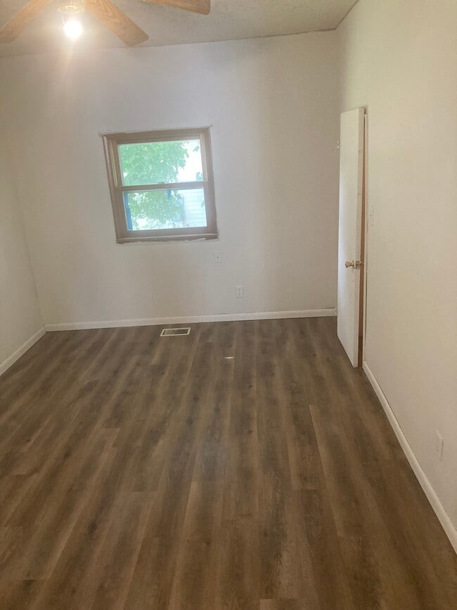 Bedroom - 1024 E North St Unit A