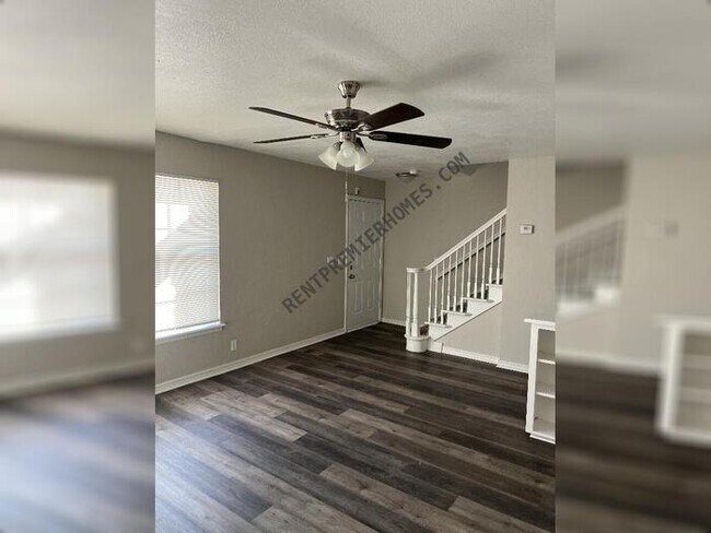 Photo - 701 NE 81st St