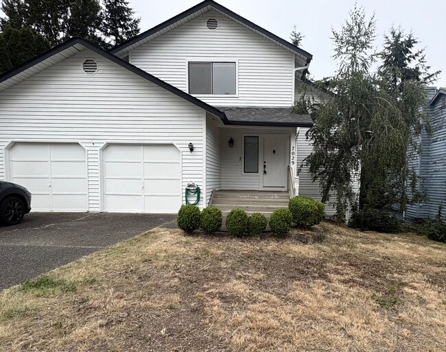 Building Photo - Bright and Spacious Newcastle Home - Open House Saturday the 27th 4:00-6:00