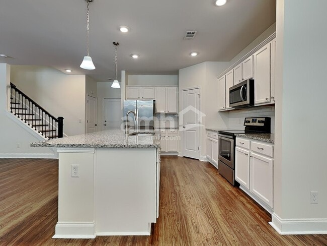 Photo - 208 Clearwater Cir