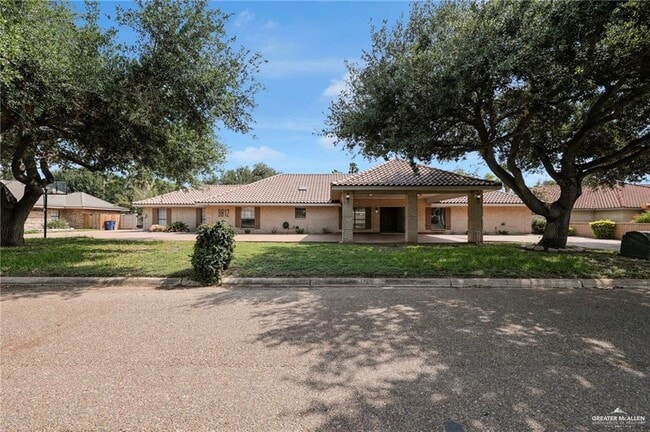 Building Photo - 9812 Las-Palmas Dr Rental