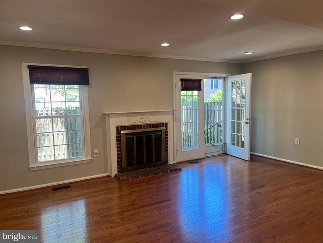 Building Photo - 2518 S Arlington Mill Dr