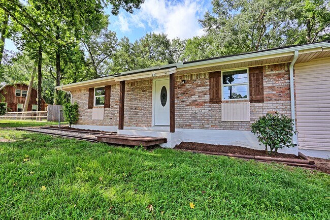 Building Photo - 704 Natchez River Cir