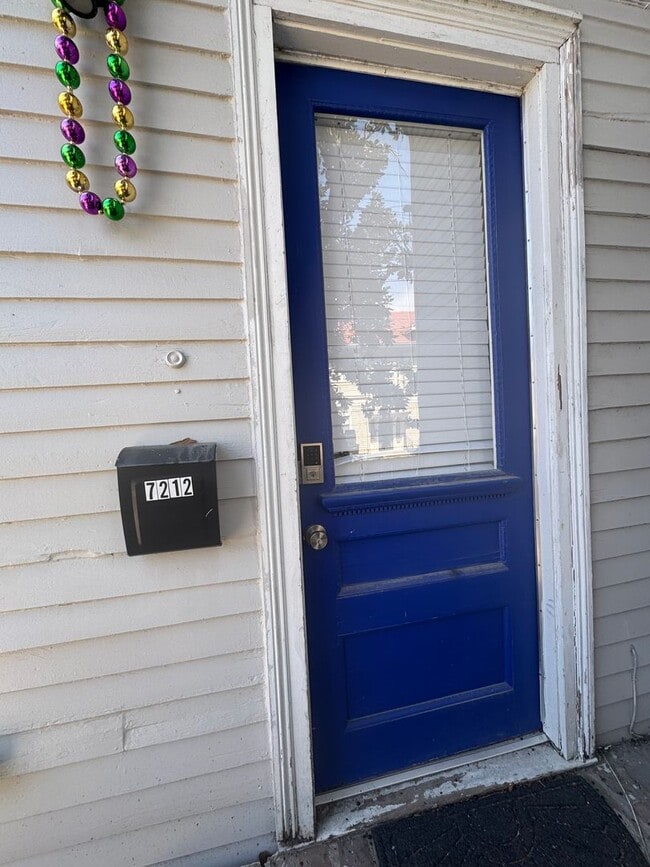 Photo - Renovated 2bed steps from Campus ! August 1 Lease Unidad 1133 Pine Lower Rear / 7212 Oak