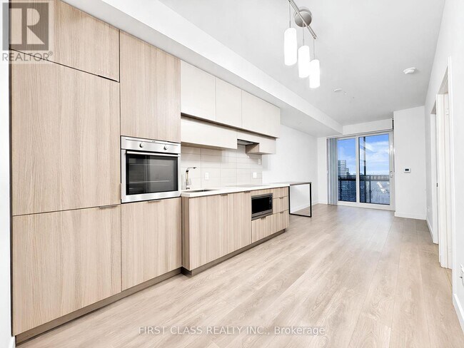 Photo - 8 Eglinton Ave E Unit 3210