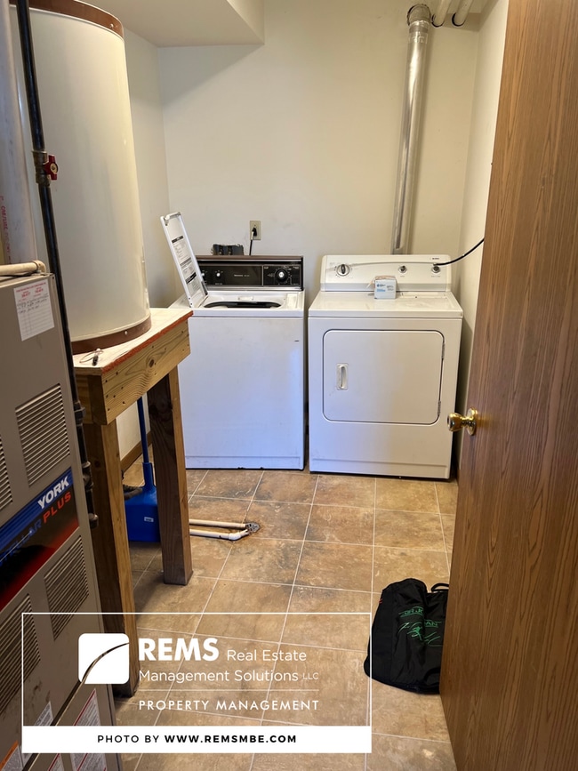 Photo - E6915 Chadwick Rd Unidad Lower