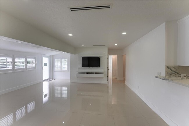 Photo - 230 E 56th St