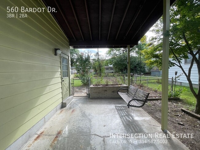 560 Bardot Dr