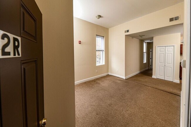 Photo - 2031 St Paul St Unit 2R