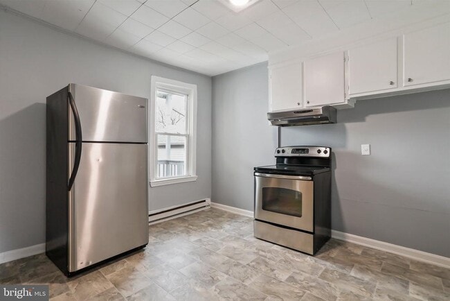 Building Photo - 655 S Potomac St Unit 3