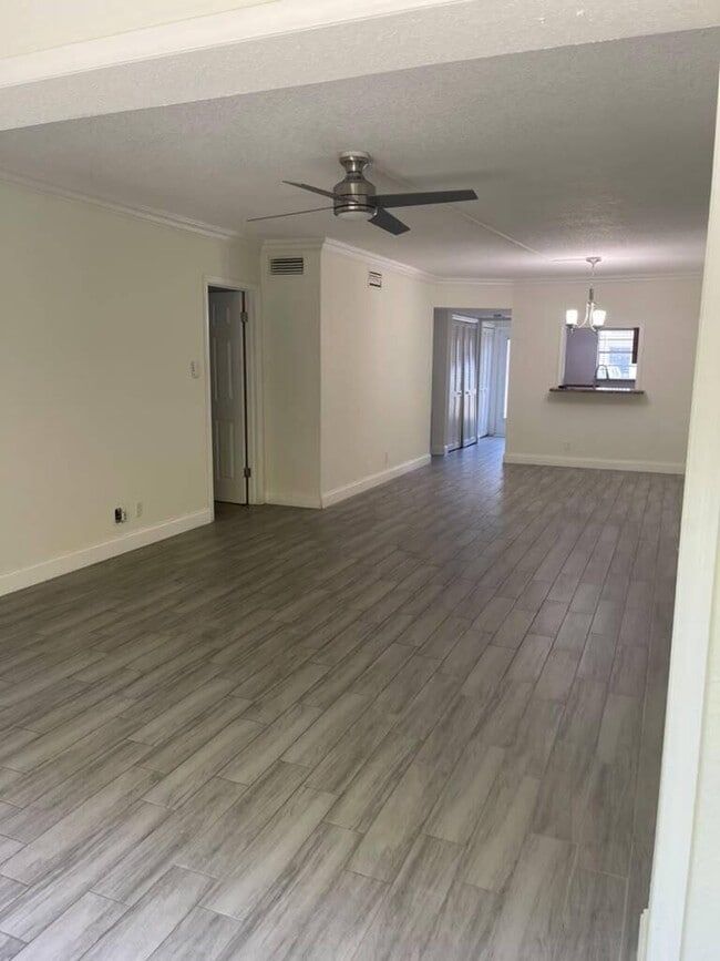 Photo - 2820 SW 22nd Ave Unit 211