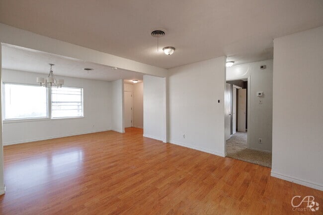 Building Photo - For Lease Rental