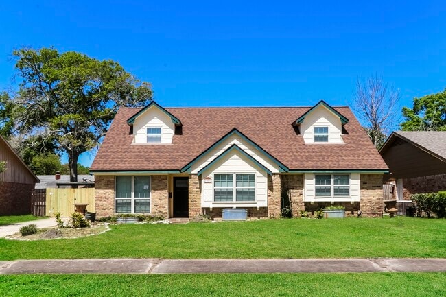 Building Photo - 307 Coronation Dr