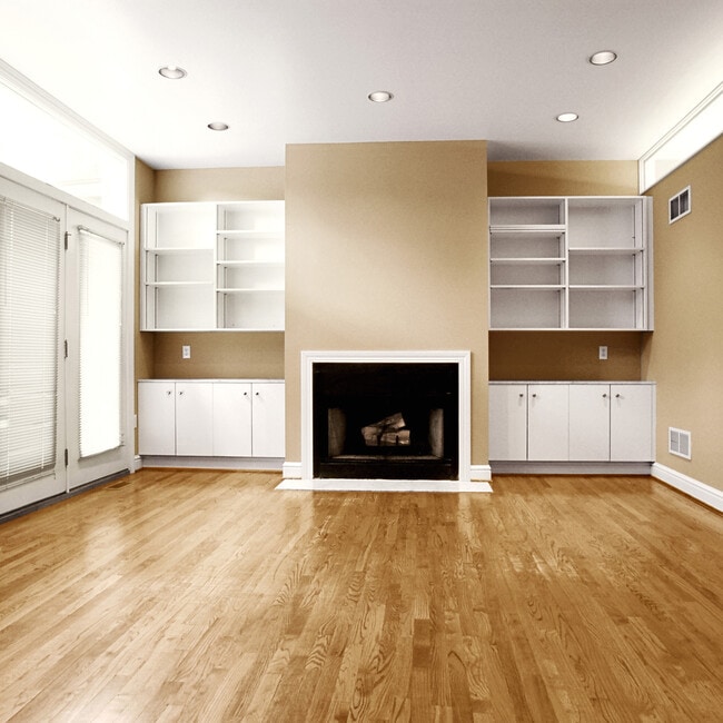 Photo - 6348 Walnut St