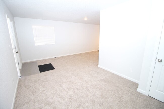 Photo - 943 E Moreno Ave