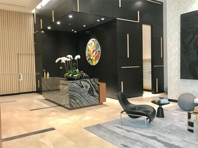 Photo - 55 SW 9th St Unidad 2807
