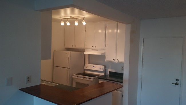 Building Photo - 7765 W 91st St Unit A-3123 Rental