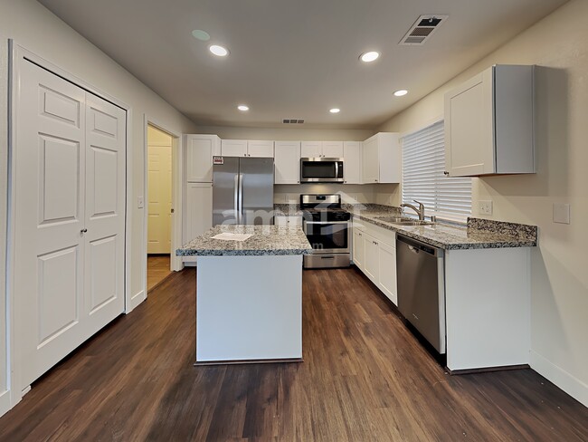 Photo - 6130 Peach Blossom Ln