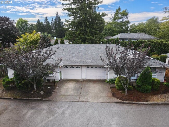 Building Photo - OR226 Unit 2262