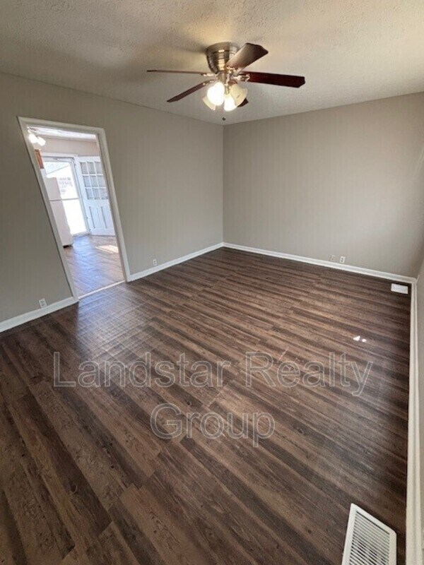 Photo - 7507 Gerald Ave