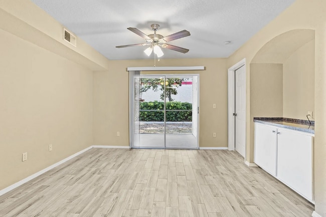 Photo - 826 Camargo Way Unit 104