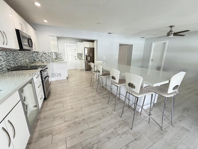 Photo - 630 SW 46th Ave