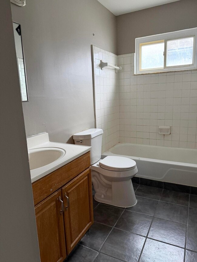 Photo - 2399 Emmons Ave