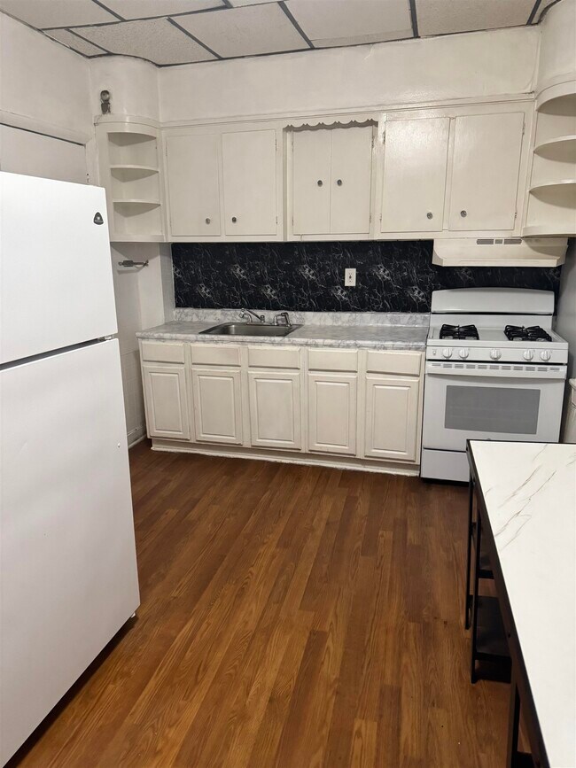 1604 Central Ave