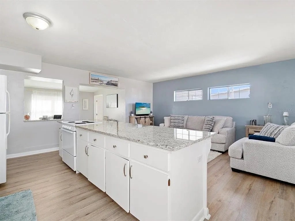 Photo - 21923 Cellini Ave