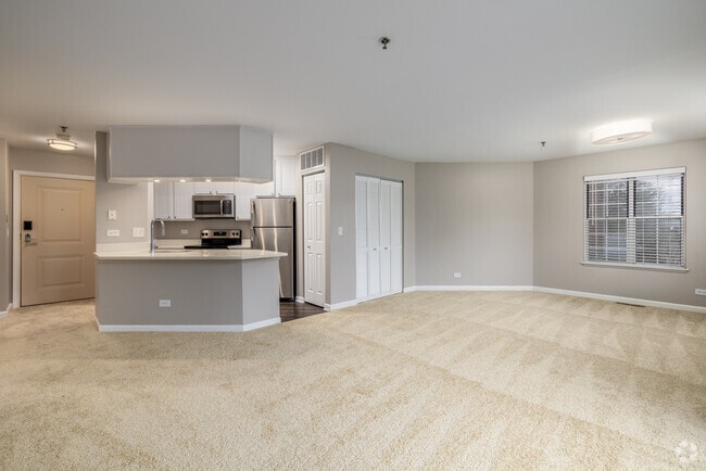 1BR, 1BA - 753SF - Living Room