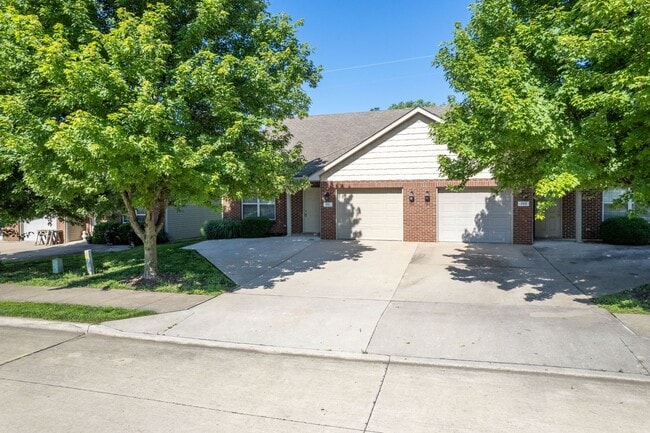 Photo - 701-703 Glenstone Dr. Unit 701 Glenstone Dr.