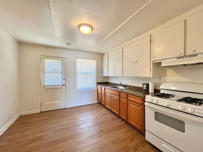 Photo - 2 Bedroom Home with Spacious Backyard