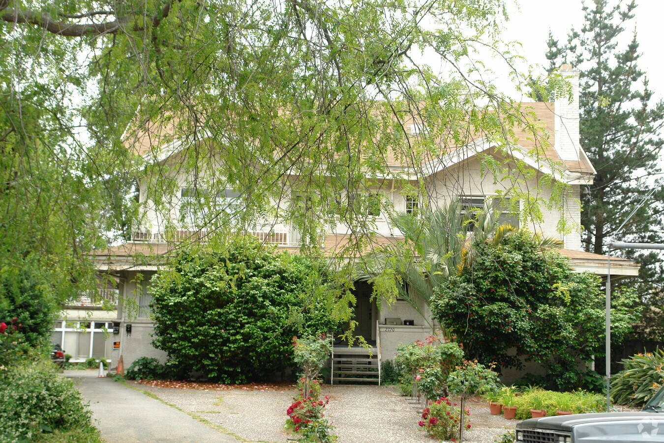 Photo - 2720 Elmwood Ave