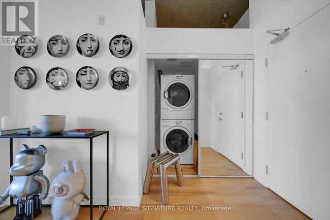 Photo - 955 Queen St W Unité 407