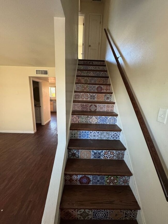 Photo - 2809 N Mountain Ave