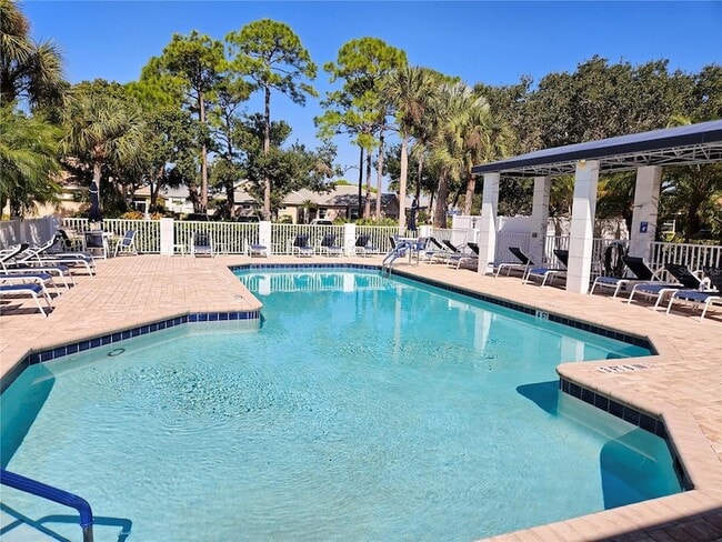 Photo - 835 Chalmers Dr