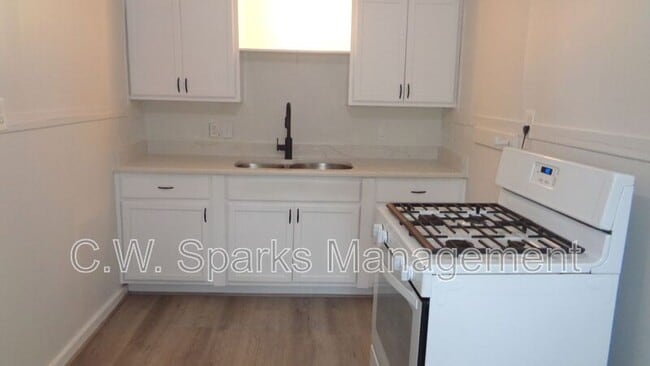 Photo - 127 W Avenue A