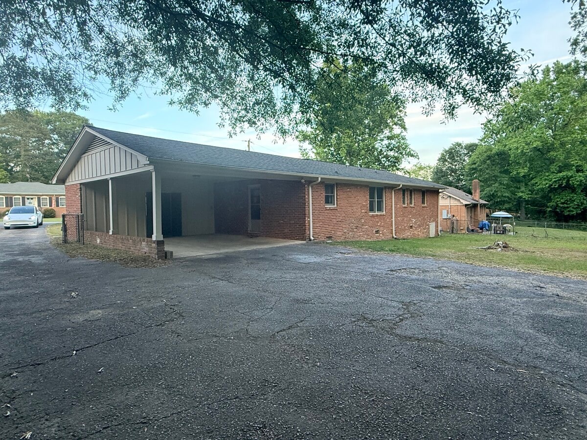 Photo - 126 Avon Dr