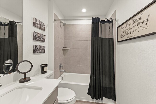 Photo - 8114 Buck Ln