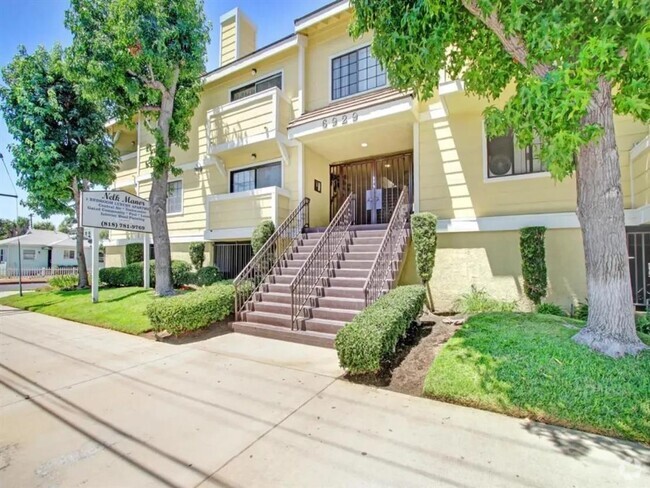 Building Photo - Nelk Manor Rental
