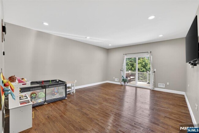 Photo - 524 Harrison Ave Unit 3