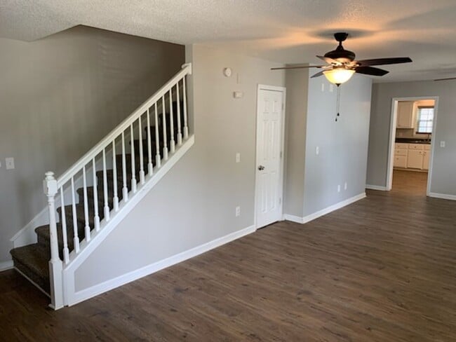 Building Photo - 106 Winterberry Ln Unit 106-A Winterberry Lane