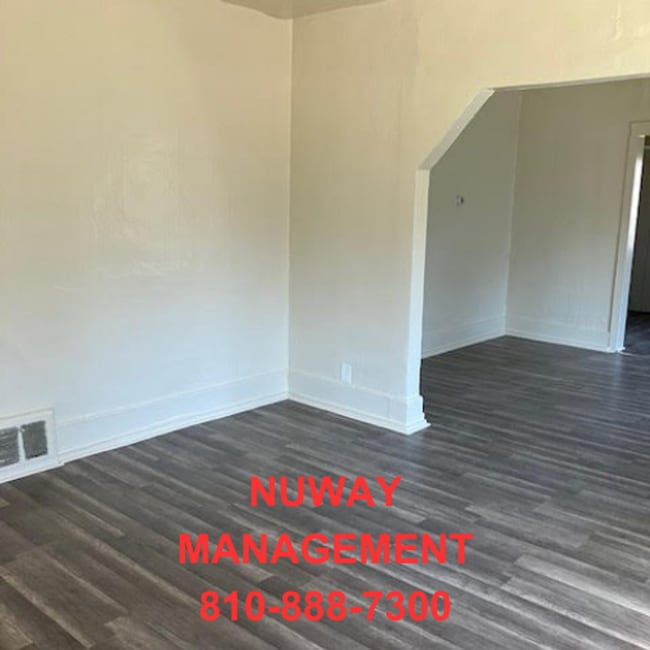 Photo - 810-888-7300