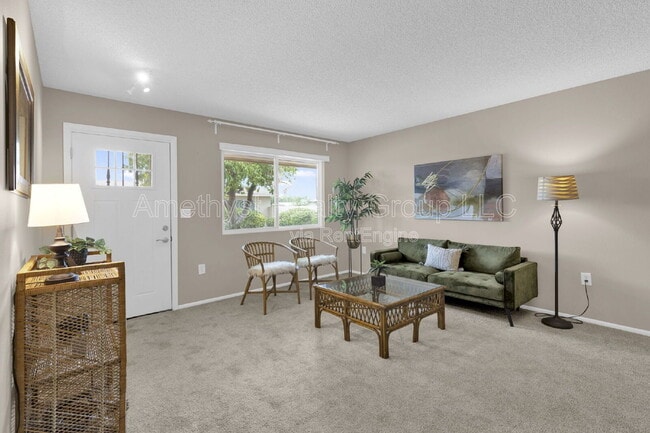 Photo - 10547 W Coggins Dr