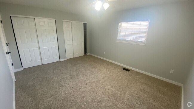 Building Photo - 3245 Summerhill Ln Rental