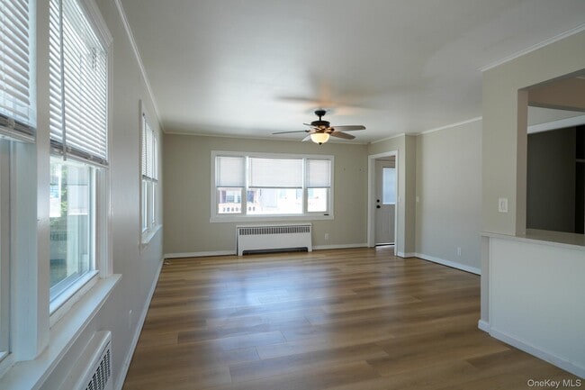59 Troy Ave Unit upper