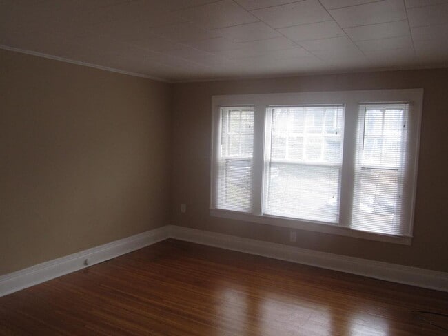 Photo - 2 Bedroom House!